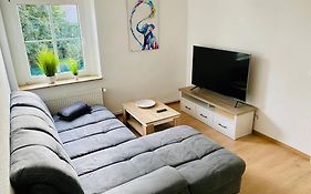 Liebevolle Fewo Seestadt mit Balkon und Badewanne